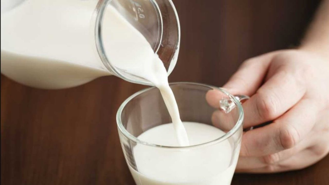 Bir Bardak Süt Kaç Kalori? - Sütün Besin Değerleri ve Faydaları