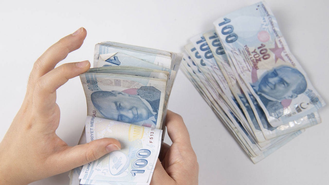 ABB'den Emekliye 1000 TL destek hesaplara yatırıldı