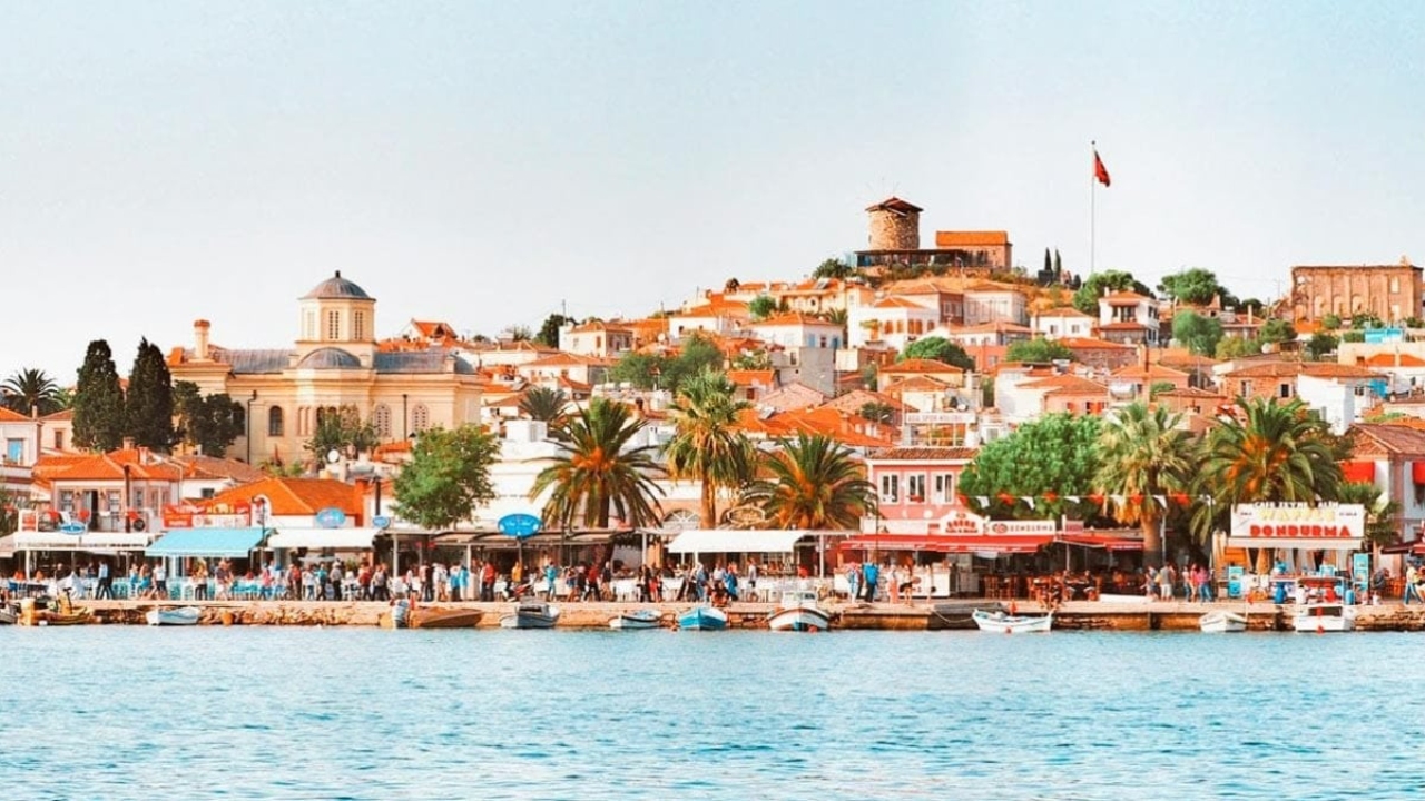 Cunda Adası Nerede: Ege'nin Gizli Cenneti Keşif Rehberi