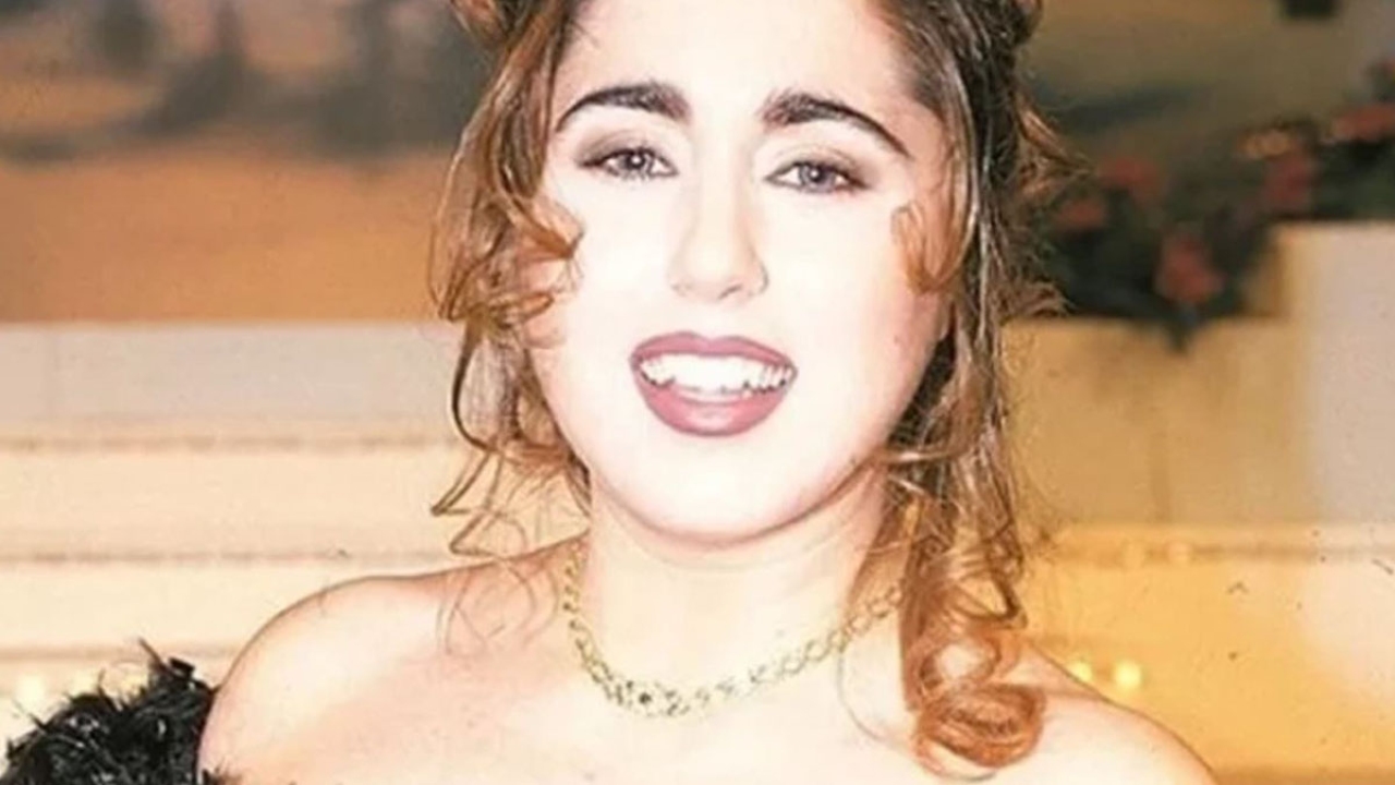 Bir döneme damga vuran ünlü türkücü Türkiye'yi terk etmişti! Kendine bambaşka bir yaşam kurdu! Son hali gündem