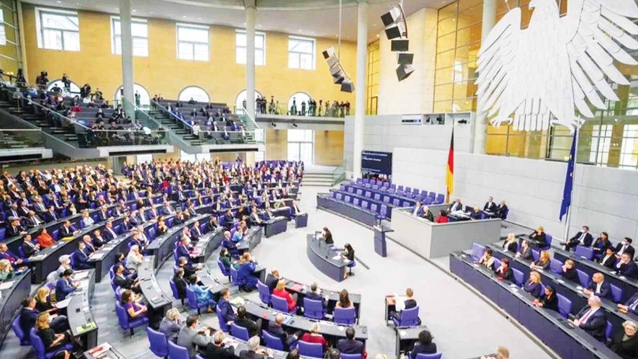 İsrail Eleştirisi Yapan Sanatçılara Finansman Desteği Kesildi