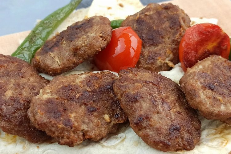 Köfteyi birde böyle deneyin! Tek malzemeyle lezzeti 10 kat artıyor: İşte şeflerin gizli sırrı...