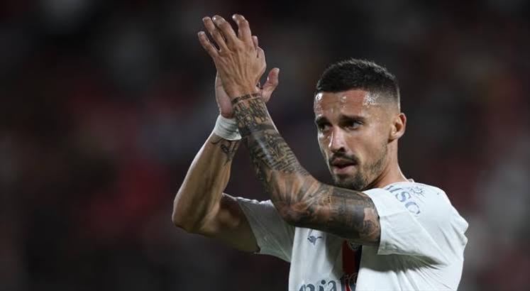 Rade Krunic, Fenerbahçe için İstanbul'a geldi!