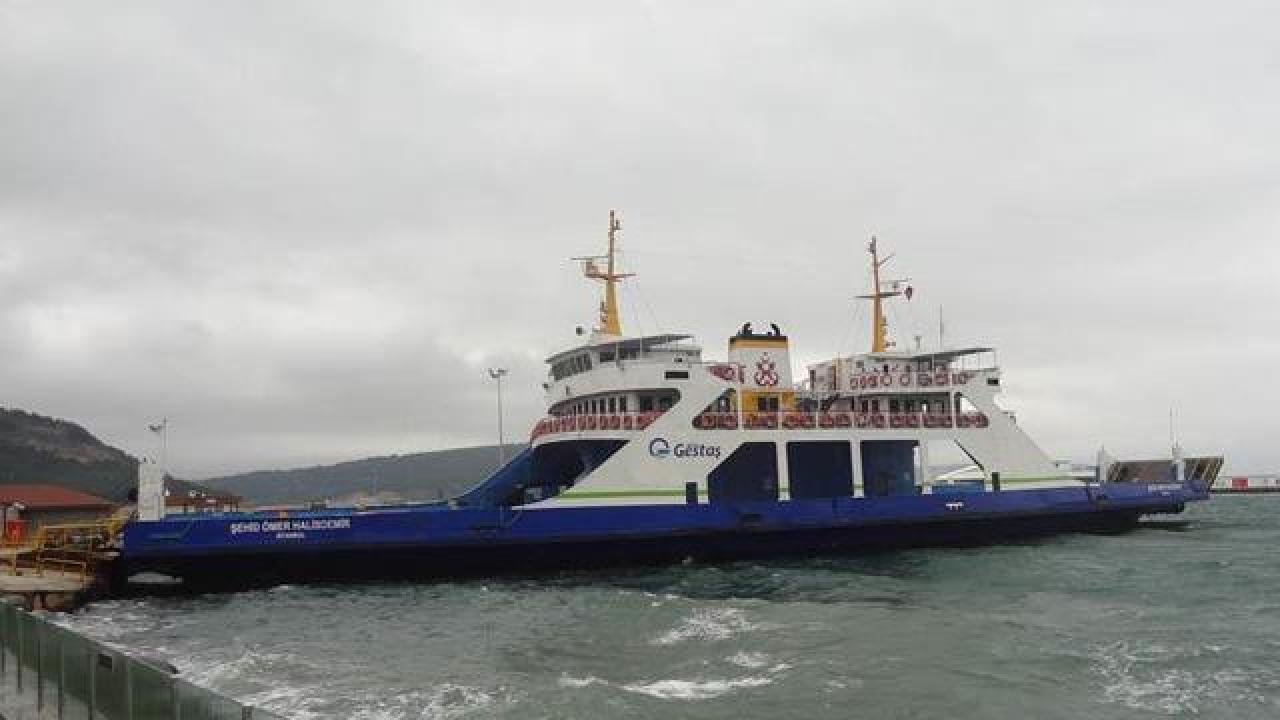 Çanakkale'de bazı feribot seferleri fırtına sebebiyle iptal edildi