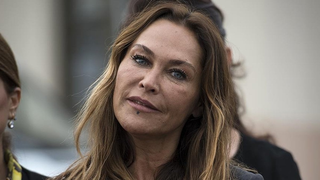 Hülya Avşar: Fazla zenginlik insana zarar veriyor