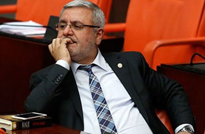 AKP’li Mehmet Metiner’den partisini karıştıracak 15 Temmuz iddiası!