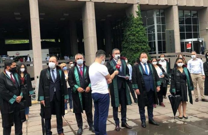 Barolar: Demokratik protesto hakkımızı kullanacağız