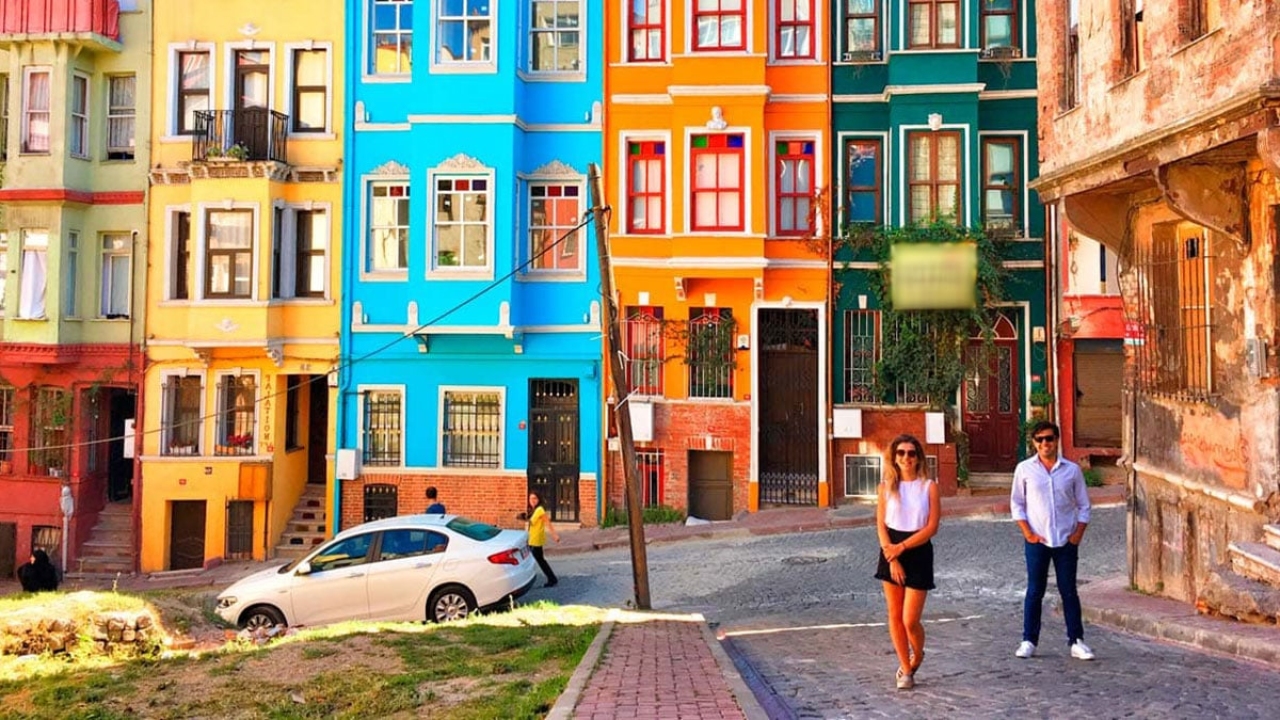 Renkli evleriyle meşhur yerde durup fotoğraf çekmek artık yasak! 8 bin TL para cezasını öderseniz çekebilirsin