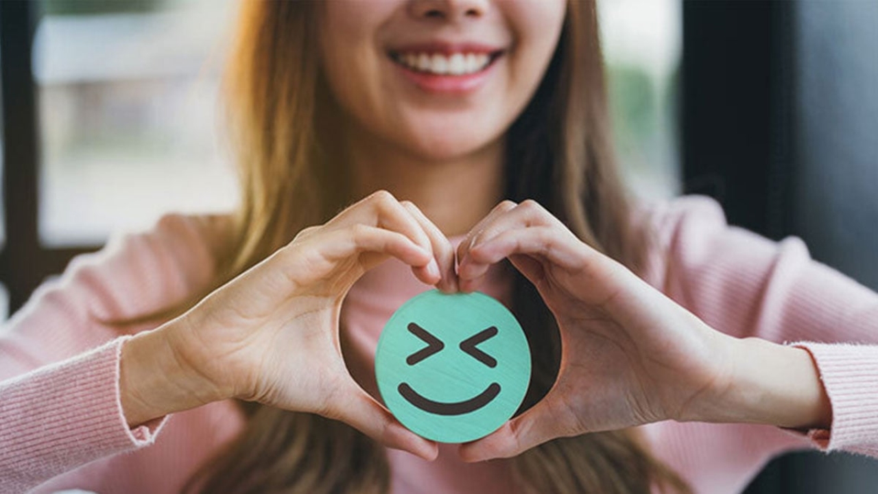 Mutsuzluğunun sebebi meğer bu vitamin eksikliğiymiş! Doğal besinlerle mutluluk hormonunuzu kökleyin