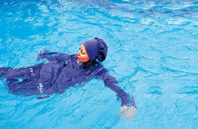 Havuzda haşemayla yüzülmesine izin vermeyen site yönetimine ceza