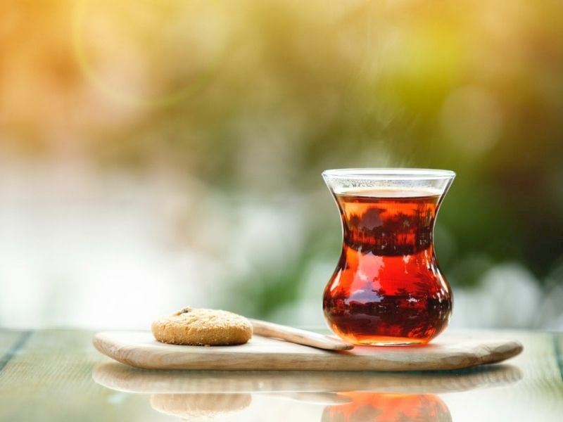 Kimya profesörü 'Çaya tuz ekleyin' dedi! İki ülke birbirine girdi