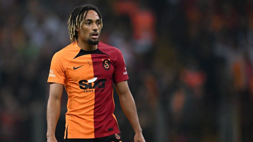 Bayern Münih, Sacha Boey için kesenin ağzını açtı! Galatasaray daha yüksek bonservis istiyor