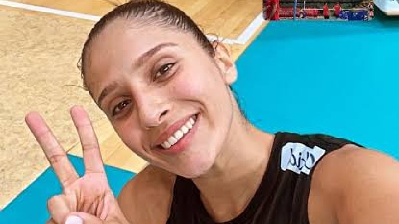 Milli voleybolcu Derya Cebecioğlu, VakıfBank'a geri döndü!