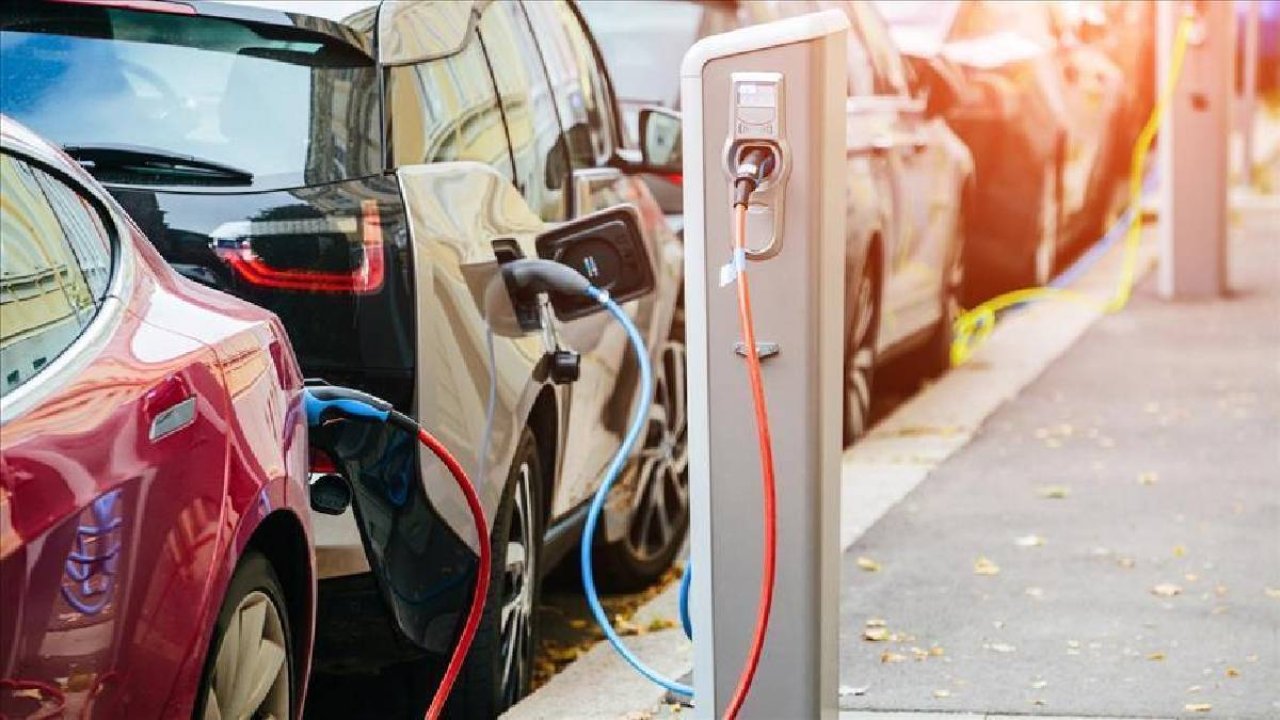 Teşvik Dediğin Böyle Olur! Elektrikli Otomobil Alana Köprü ve Yollar Beleş: Üstelik MTV Sıfır!