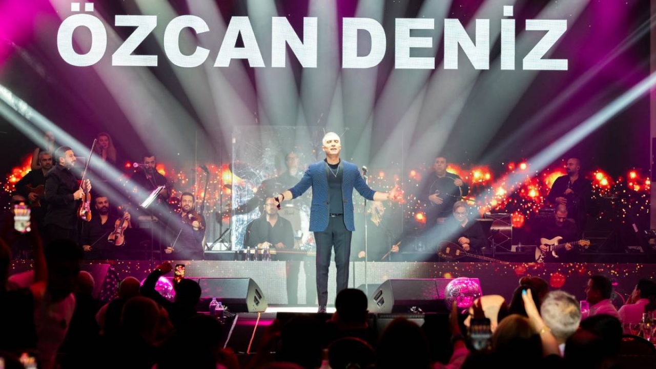Merit Royal Dıamond’da senenin ilk konserine Özcan Deniz damga vurdu
