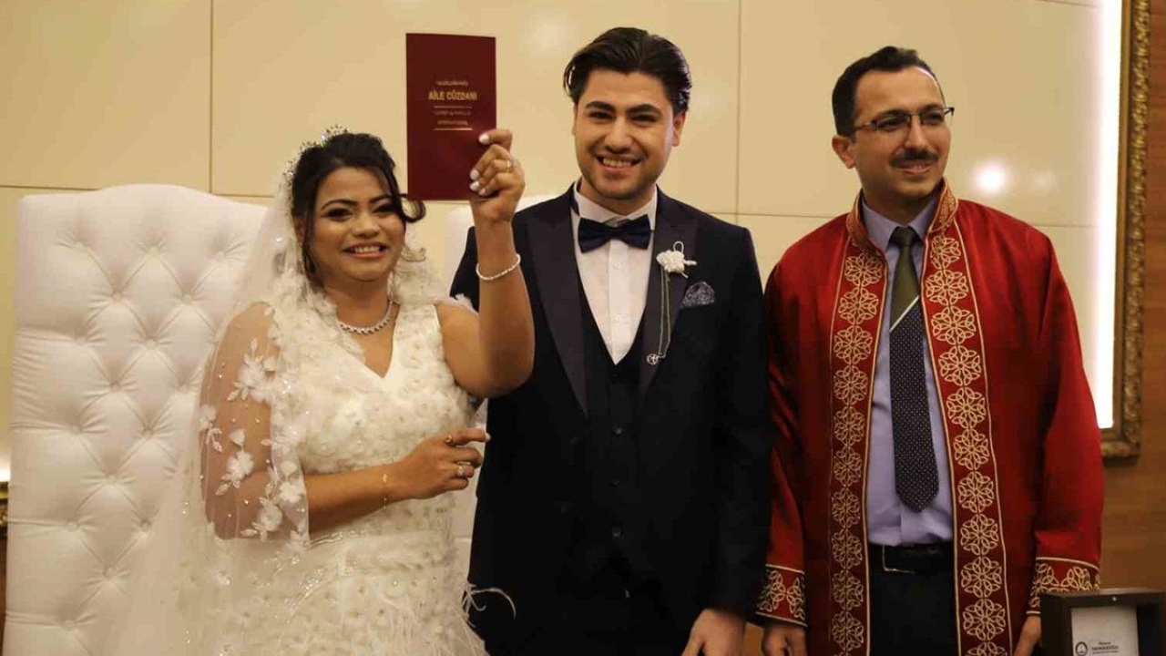 Hindistan'dan Türkiye'ye uzanan aşk hikayesi