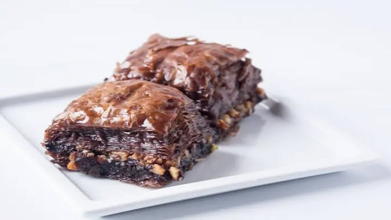 Tadı bağımlılık yapan çıtır çıtır çikolatalı baklava tarifi!