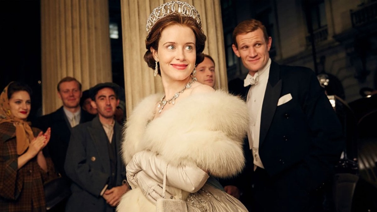'The Crown'da kullanılan kıyafet ve aksesuarlar açık artırmada