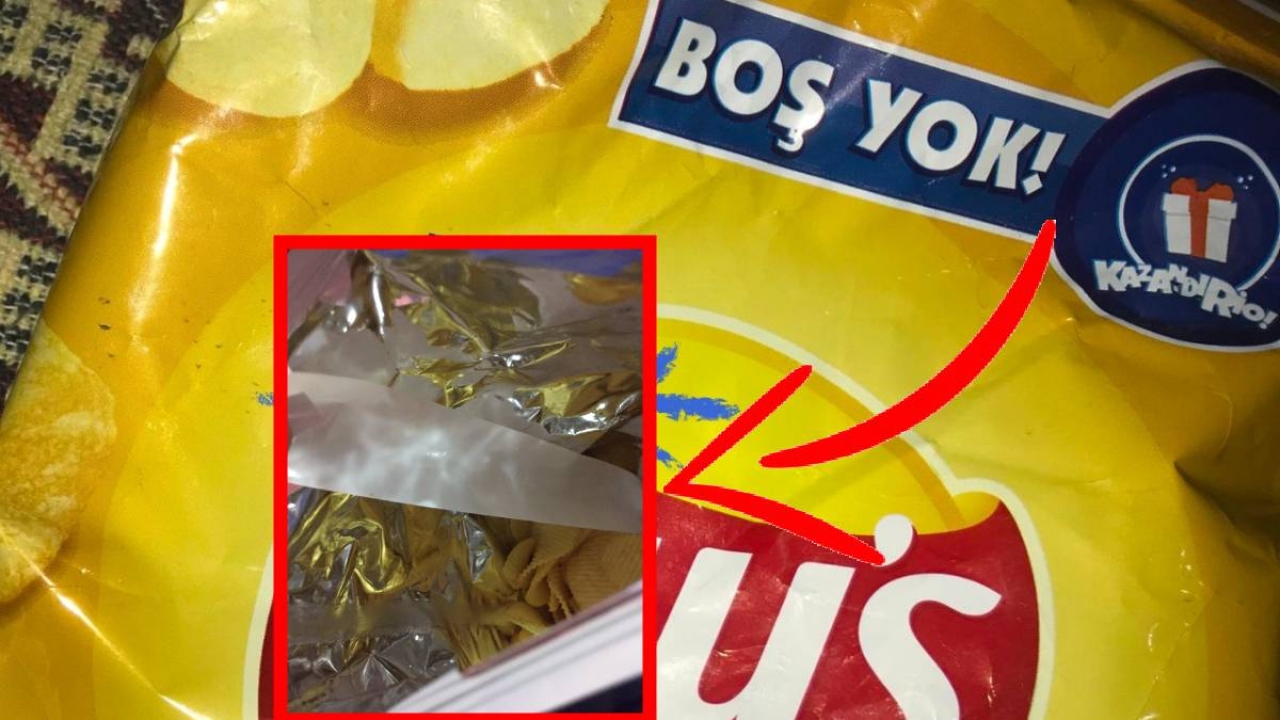 Herkes süs sanıyordu! Cips üstündeki beyaz şerit bakın ne işe yarıyormuş? Duyunca çok hayret edeceksiniz
