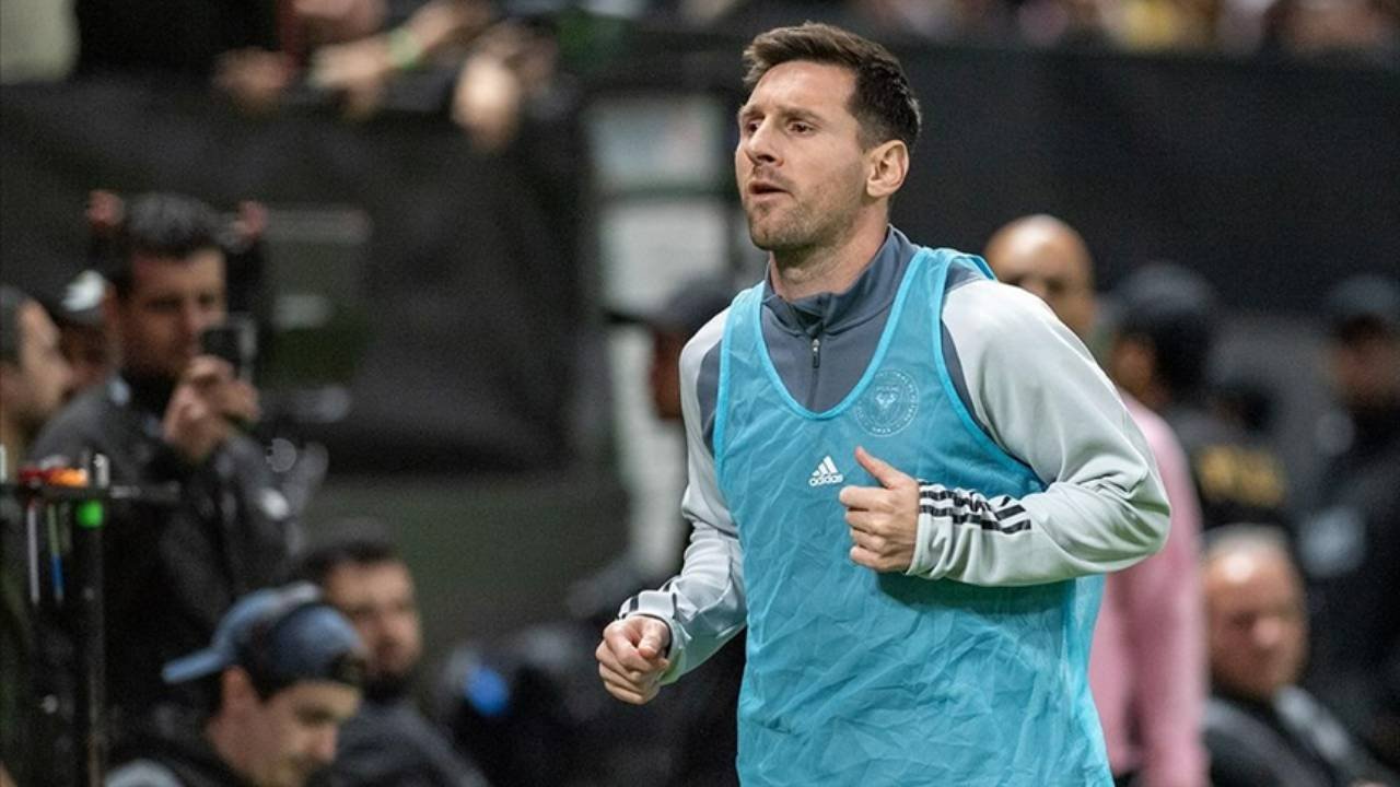 Hong Kong'da 'Messi' maçı kararı: Seyircilerin parasının yarısı geri ödenecek