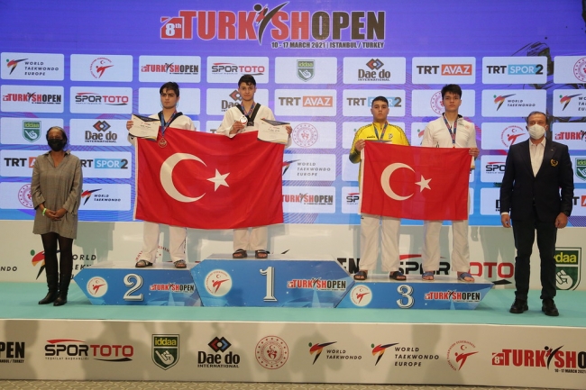 Türk tekvandoculardan 7'si altın 24 madalya