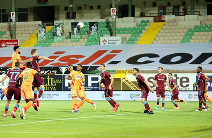 Trabzonspor son dakikada yıkıldı!