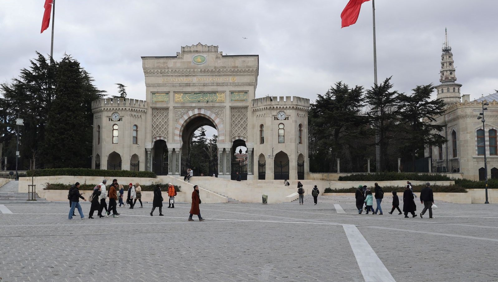 İstanbul Üniversitesi yönetiminden açıklama: 