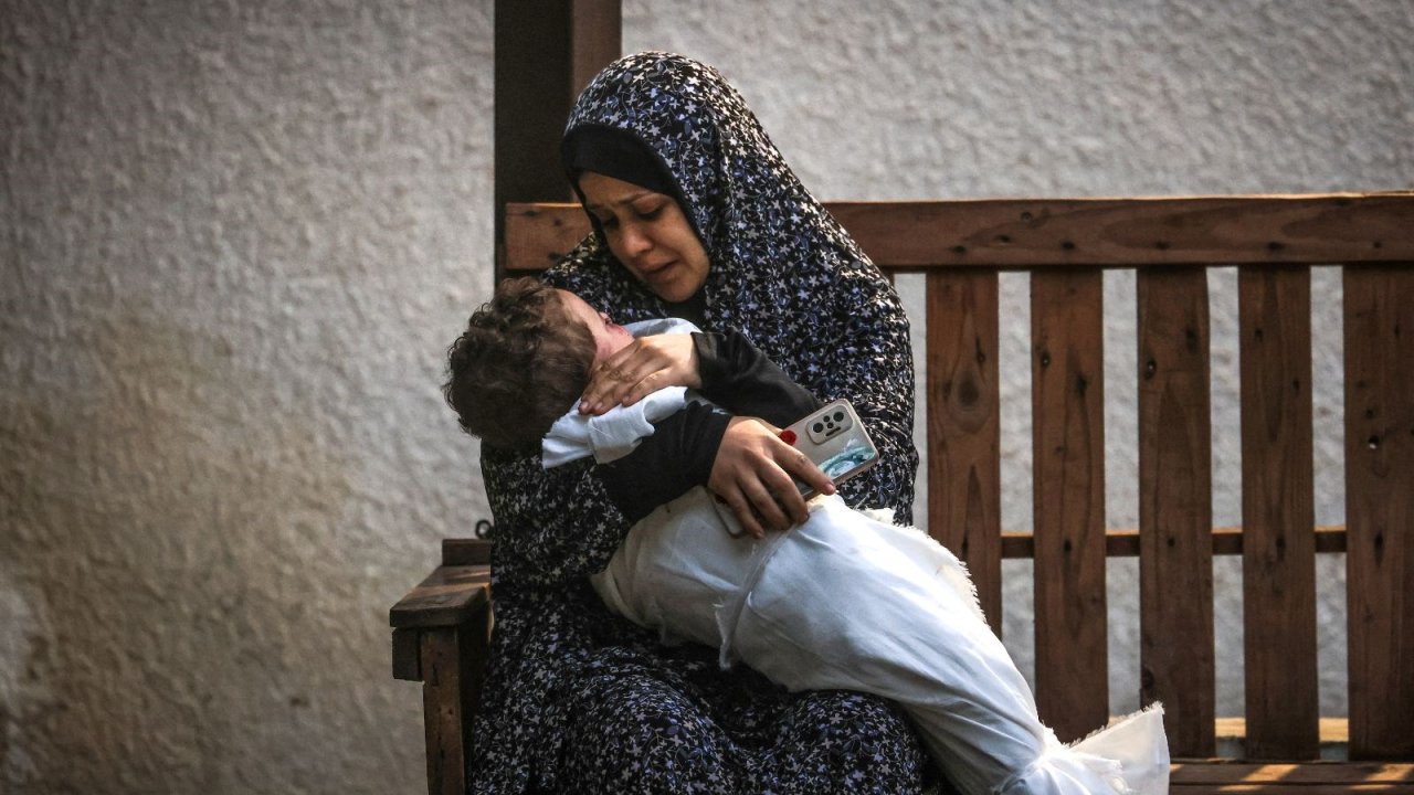 İsrail ordusu, Nasıl Hastanesi'nin doğum bölümünü bastı