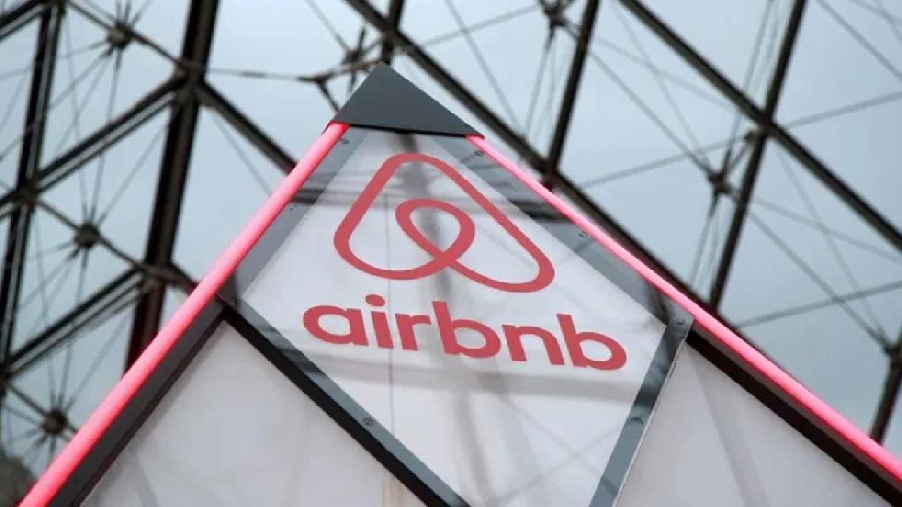 Airbnb'den, kötü yorum bırakan müşterisine tepki: 'İhanet' fotoğraflarını eşine gönderdi