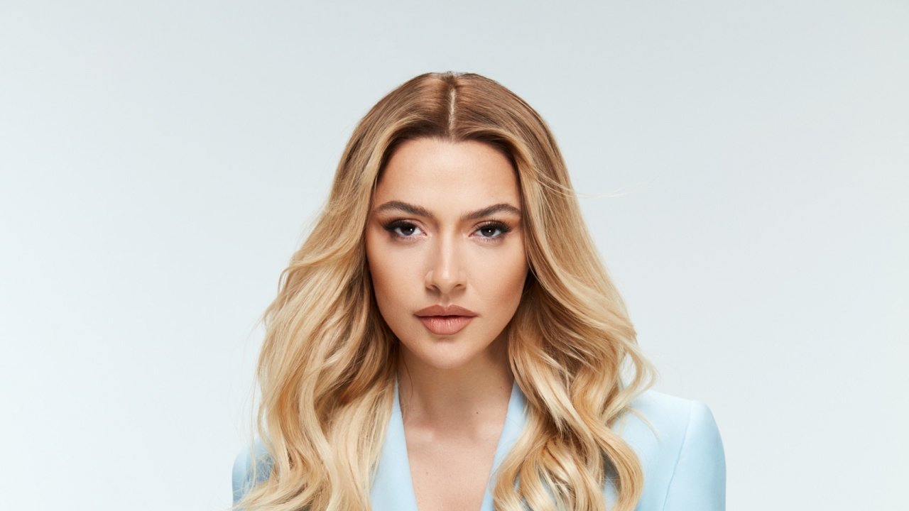 Aşk Hayatıyla İlgili Söylentilere İsyan: Hadise’den Net Tavır