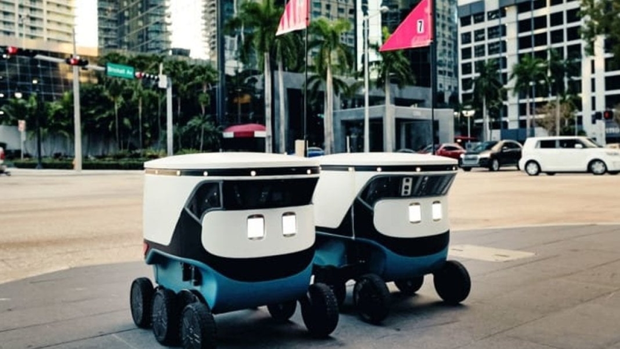 Yemek siparişlerini artık robot kuryeler getirecek