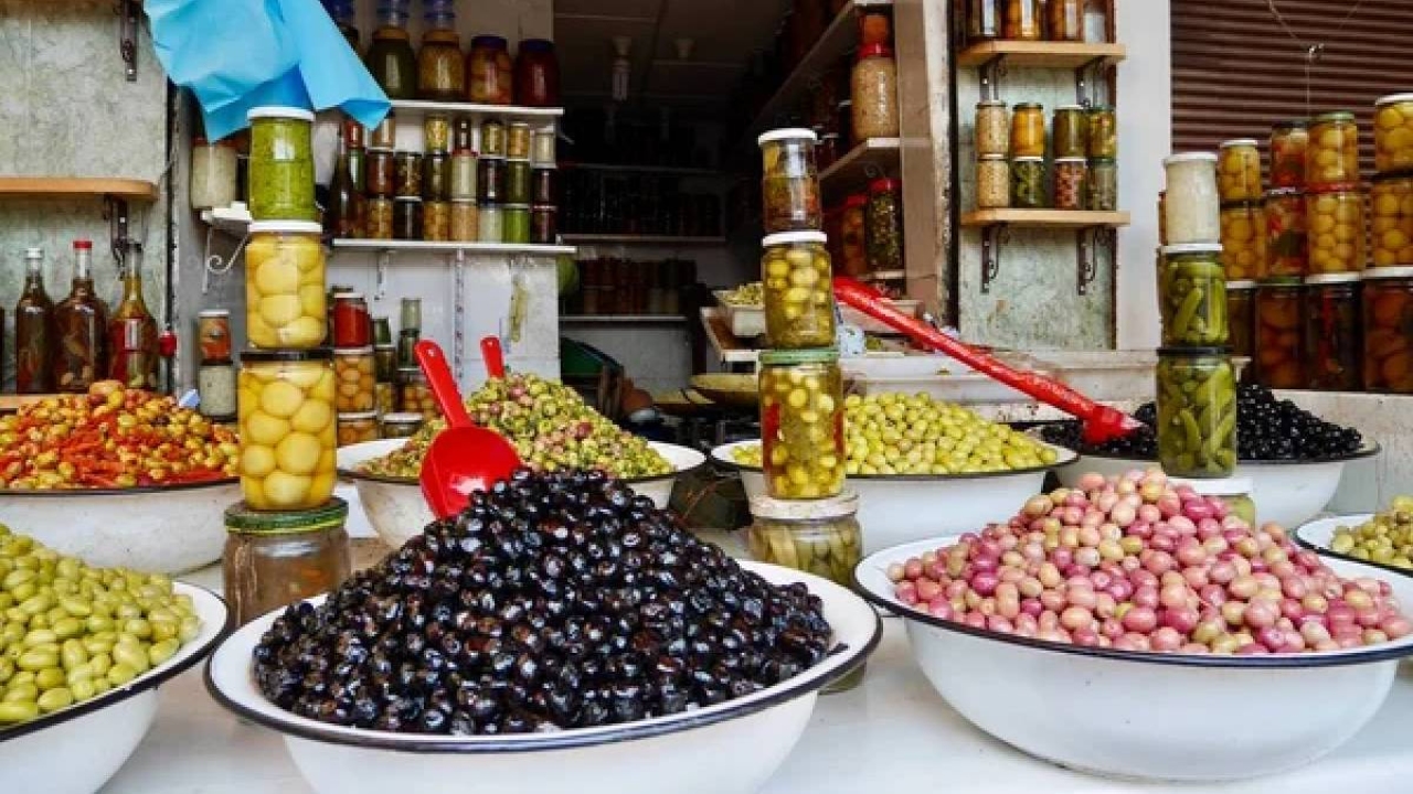 Zeytin koyduğunuz kavanoza ekleyince bozulmuyor! Zeytinciler bu şekilde senelerce saklıyormuş