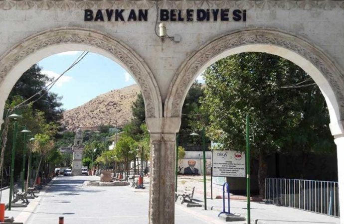 Kayyumlar hariç, işten çıkarmalar yasak