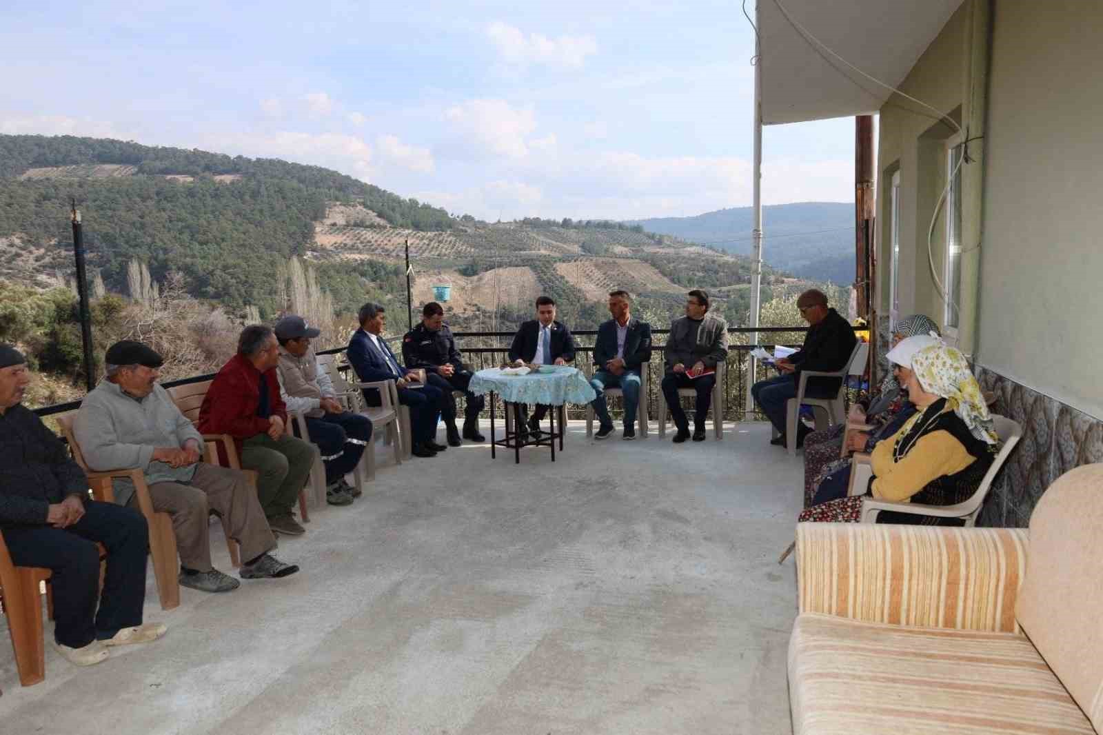Karacasu Kaymakamı, Karabağlar Mahallesi'nde Vatandaşlarla Buluşarak Sorunları Dinledi!
