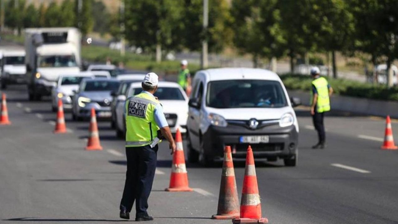 Trafikte sigortasız araç kullananlar için araba bağlama kuralı başladı