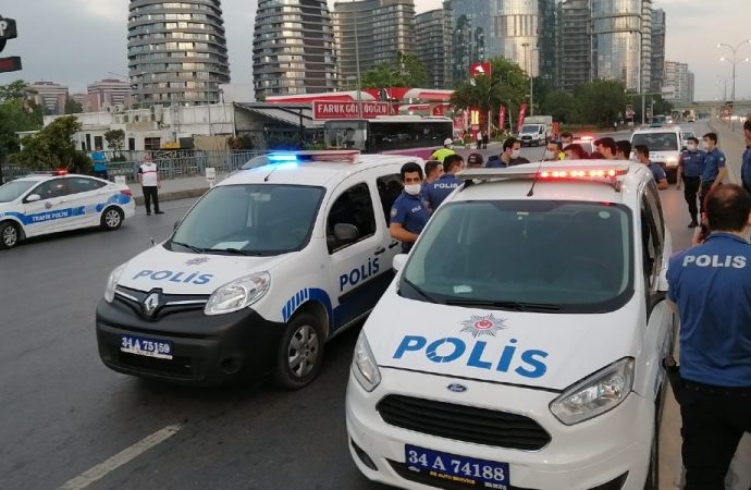 Bakırköy’de taksiciye silahlı tehdit!