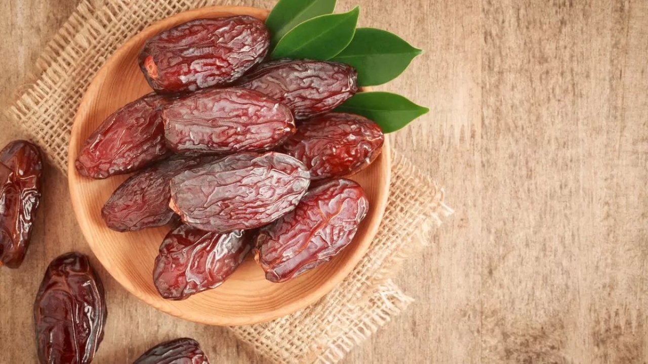 Hurmayı bu şekilde saklayınca asla yumuşamıyor! Bu yöntemle bir yıl süresince bozulup küflenmeyecek