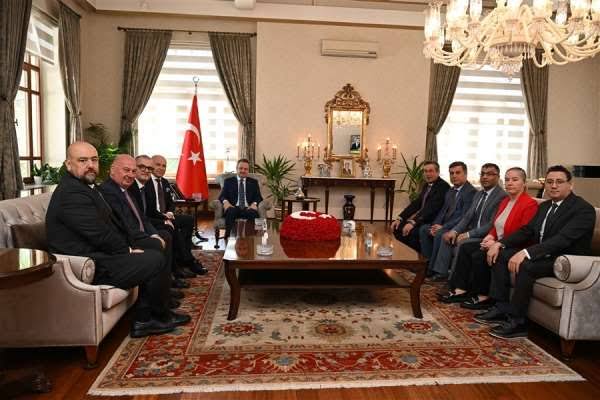 Mostra Karnavalı İzmir’den Sakız’a uzanan dostluk eli heyecan uyandırdı!