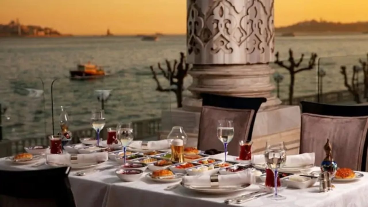 Lüks iftarın maliyeti asgari ücreti buldu