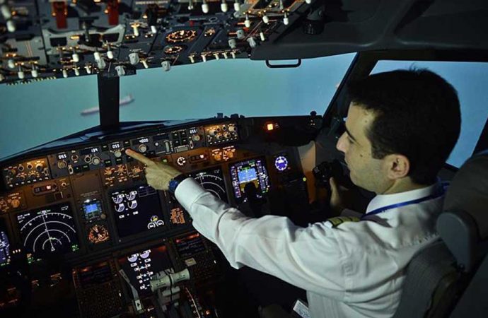 Uğur Cebeci'den flaş iddia : THY pilotların maaşlarını..