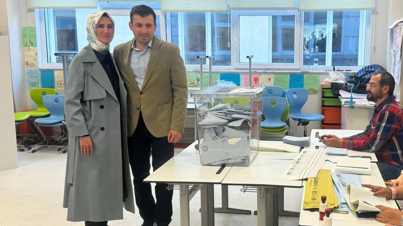 Baykar Yönetim Kurulu Başkanı Selçuk Bayraktar eşi Sümeyye Bayraktar ile oylarını kullandı