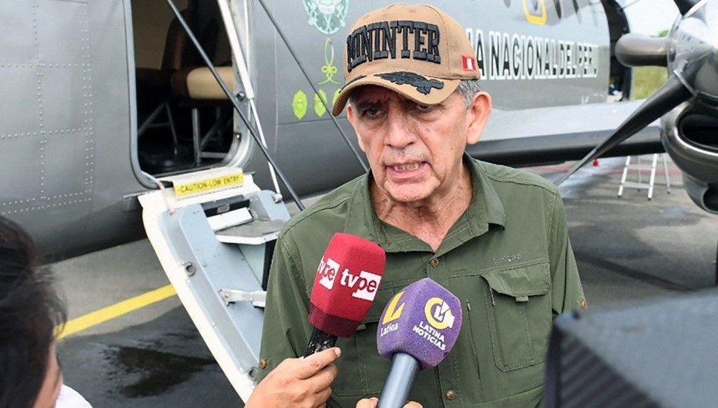 Peru'da lüks saat soruşturması ardından İçişleri bakanı istifa etti