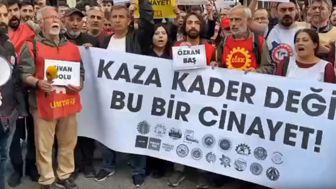 Beşiktaş'ta 29 kişinin hayatını kaybettiği gece kulübü önünde protesto düzenlendi