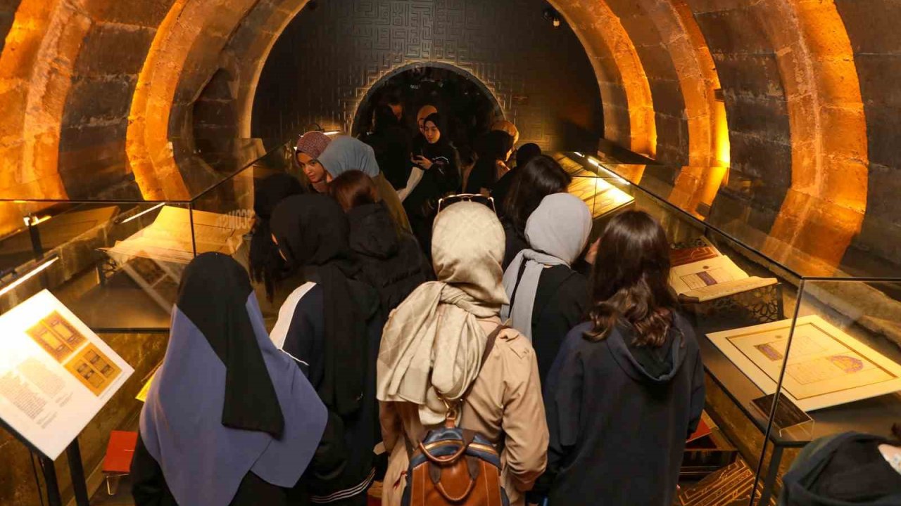 Talas Belediyesi Kur'an-ı Kerim Sergisi: Ramazanda Ziyaretçi akını