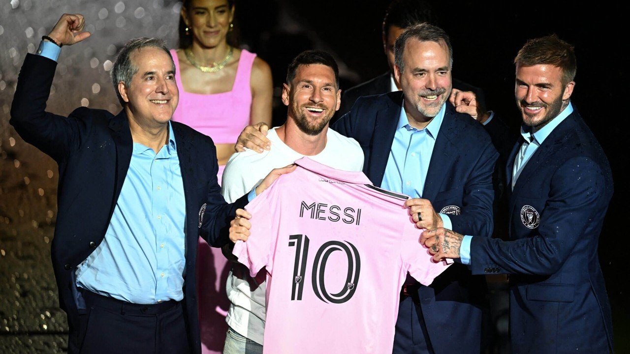 MLS'te Devrim: Messi'nin Inter Miami'ye Transferi Kulübü Yeniden Şekillendiriyor