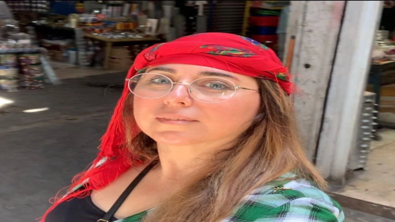 Ünlü Türkücü Türkiye'yi Terk Edip İsviçre'de Köy Hayatı Sürüyor!