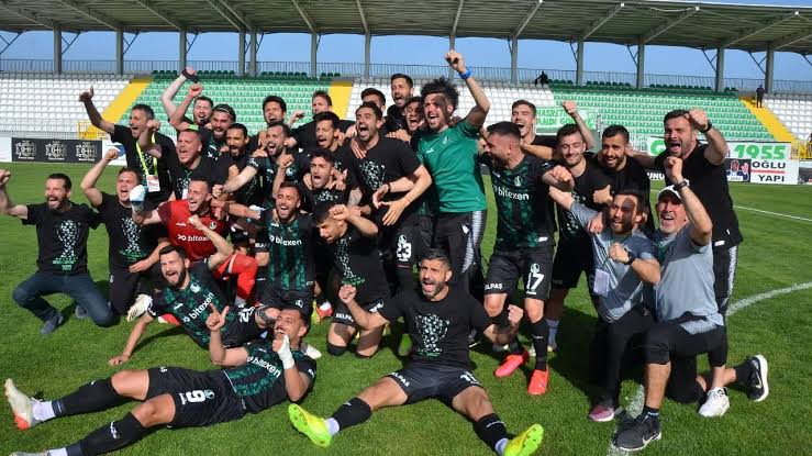 Sakaryaspor, Erzurumspor mesaisinde hız kesmiyor!