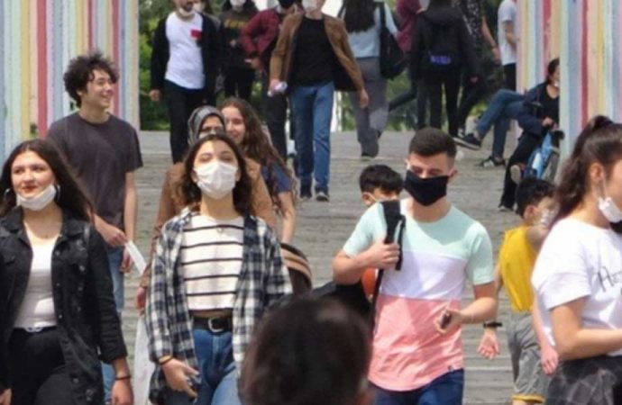 Siyasi partiler Z kuşağının peşinde!