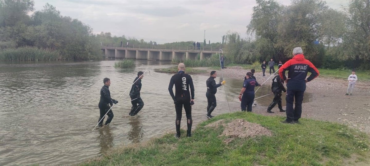 Balıkesir'de Dereye Düşen Adamın Cansız Bedenine Ulaşıldı