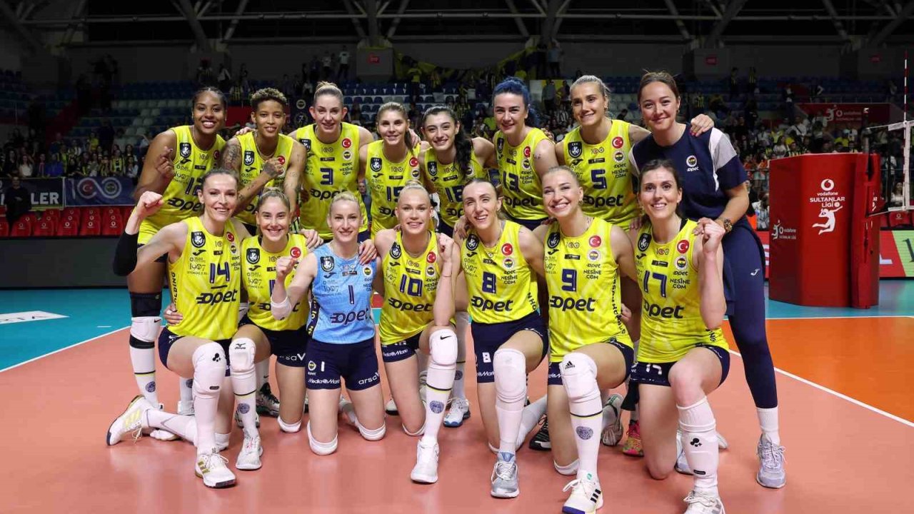 Sultanlar Ligi Finalinde Fenerbahçe ve Eczacıbaşı Arasındaki Heyecan Dorukta!